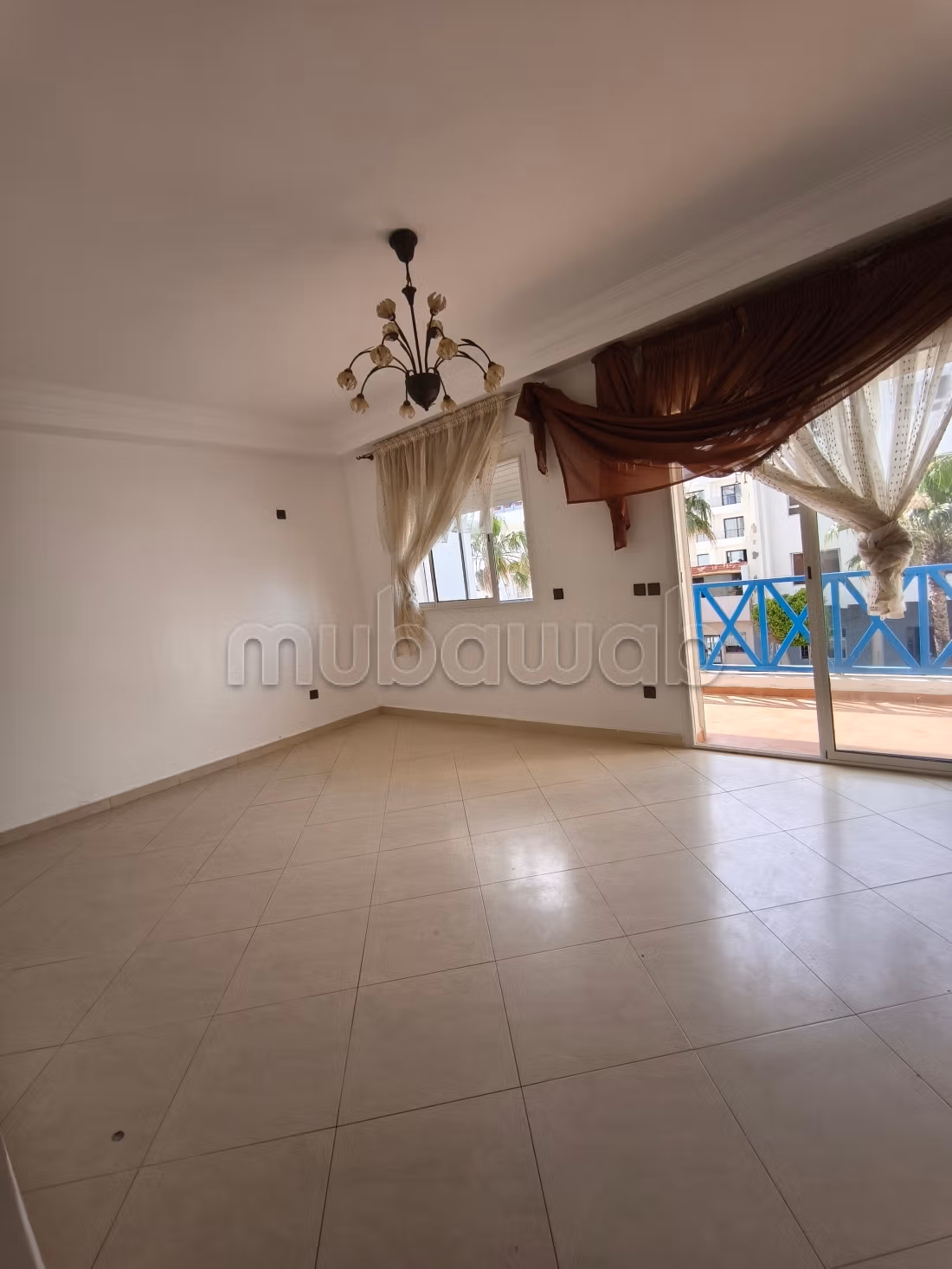 Appartamento in vendita. 2 camere. Posto auto e terrazzo