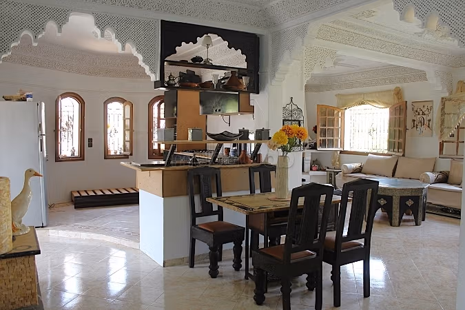 Villa floor for rent in Riad Salam neighborhood