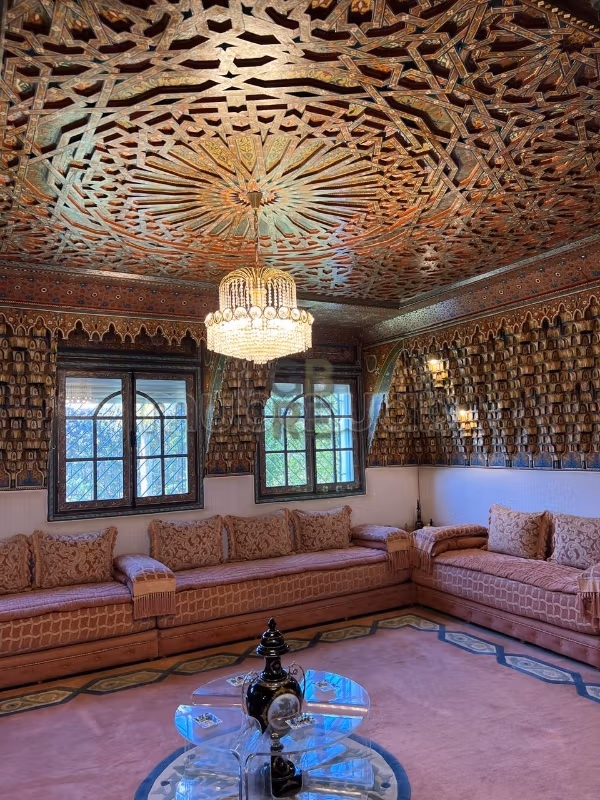 Bellissima villa arredata in affitto a Hay Riad