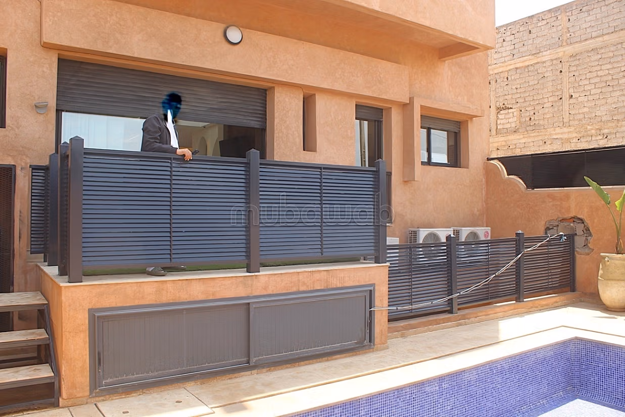 Villa avec piscine quartier Mabrouka