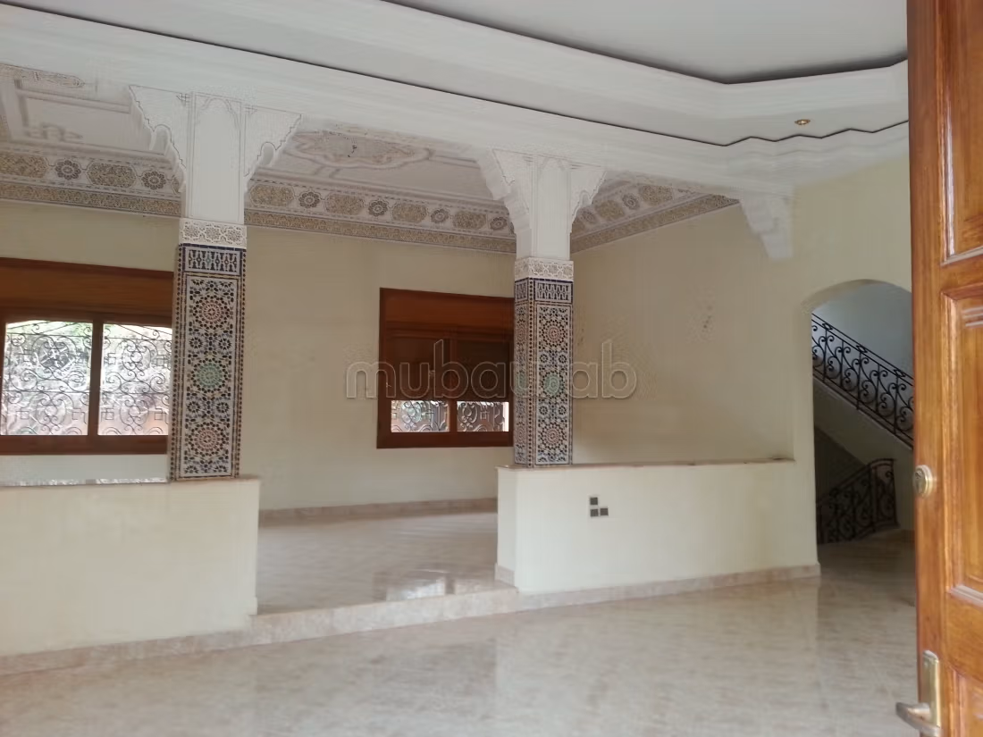 Villa de standing à Targa – 550 m² con piscina