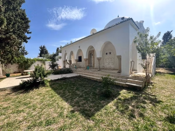 A louer: Villa de 800m² à Hammamet