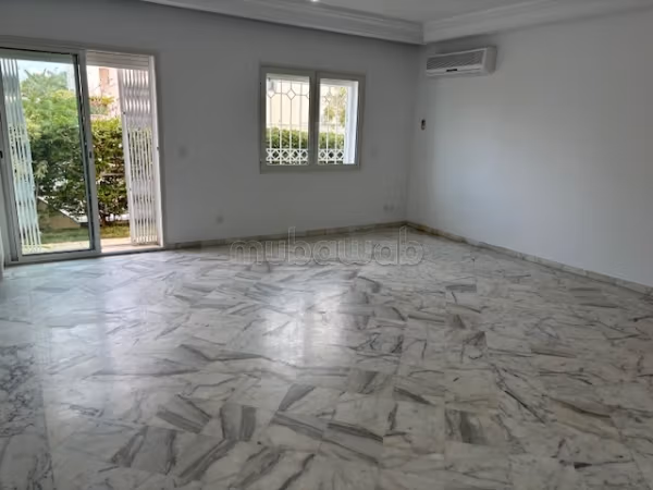 For rent in Lac 2 Charming Triplex