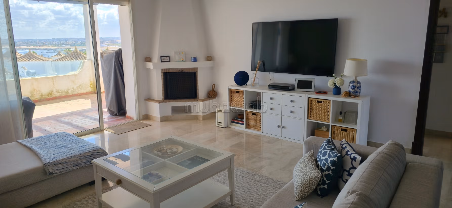 Rent an apartment. Surface area 100 m². Attic