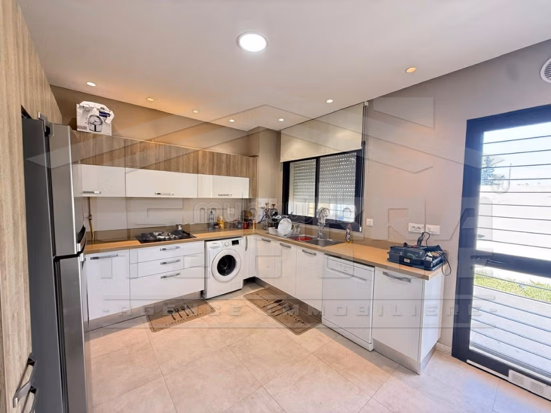 A vendre un joli Triplex S3 à Chotrana 3