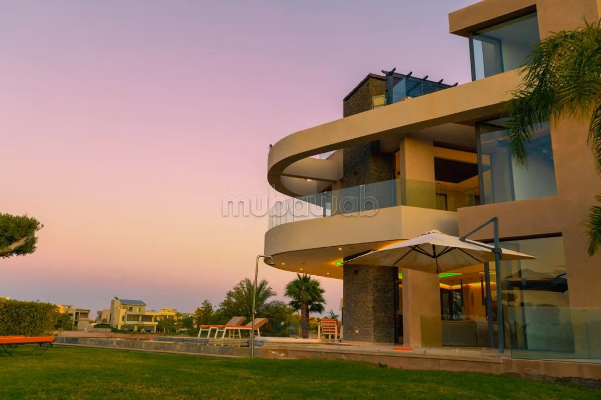 Contemporary villa with private pool