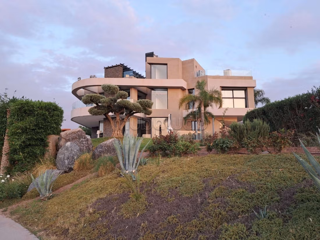 Contemporary villa with private pool