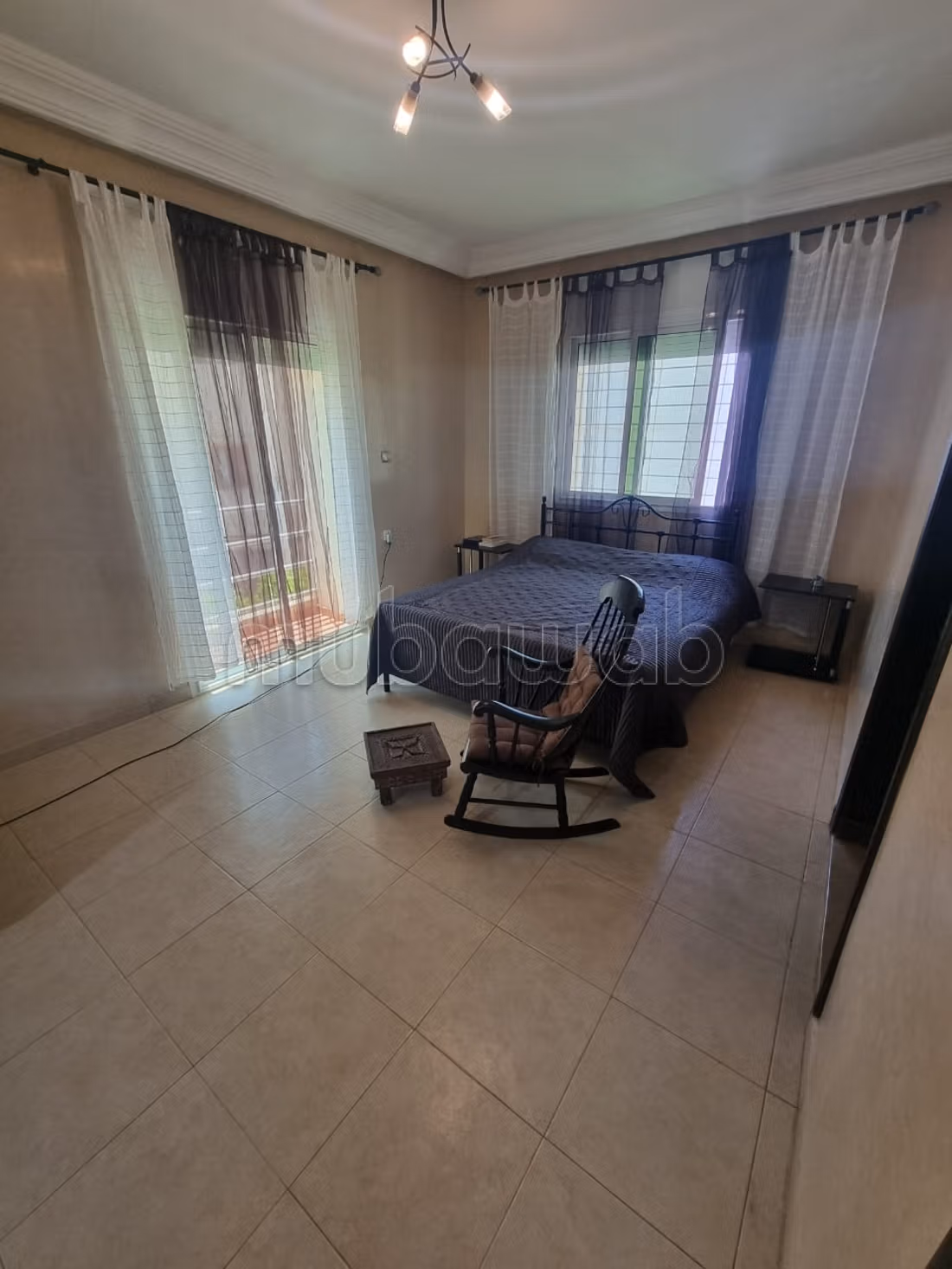 Somptueuse maison à vendre à Hay Dakhla. 3 pièces. Antenne parabolique et sécurité