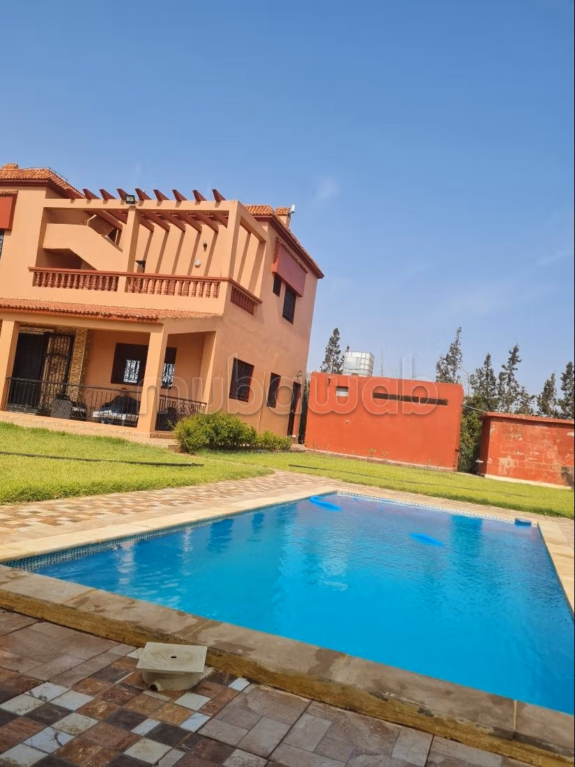 Vente ferme 1 Hectare avec.
Villa