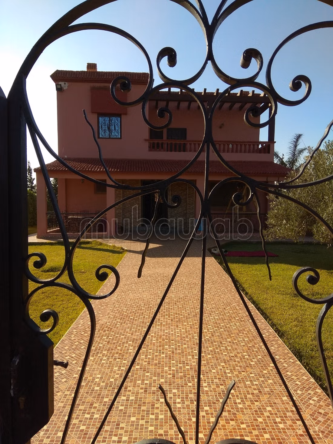 Vente ferme 1 Hectare avec.
Villa