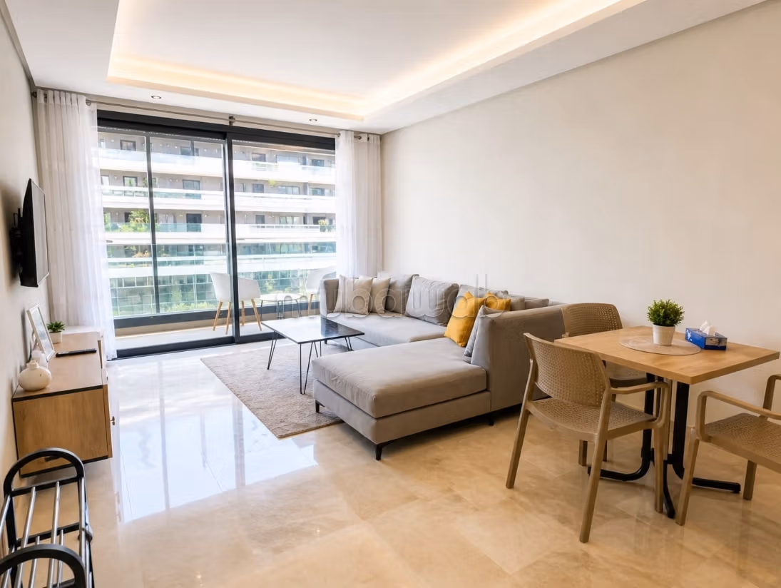 Studio neuf meublé terrasse Piscine CFC premium