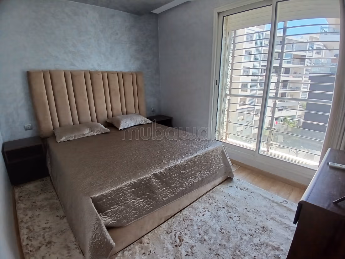 Un magnifique apt meublé à louer — 5