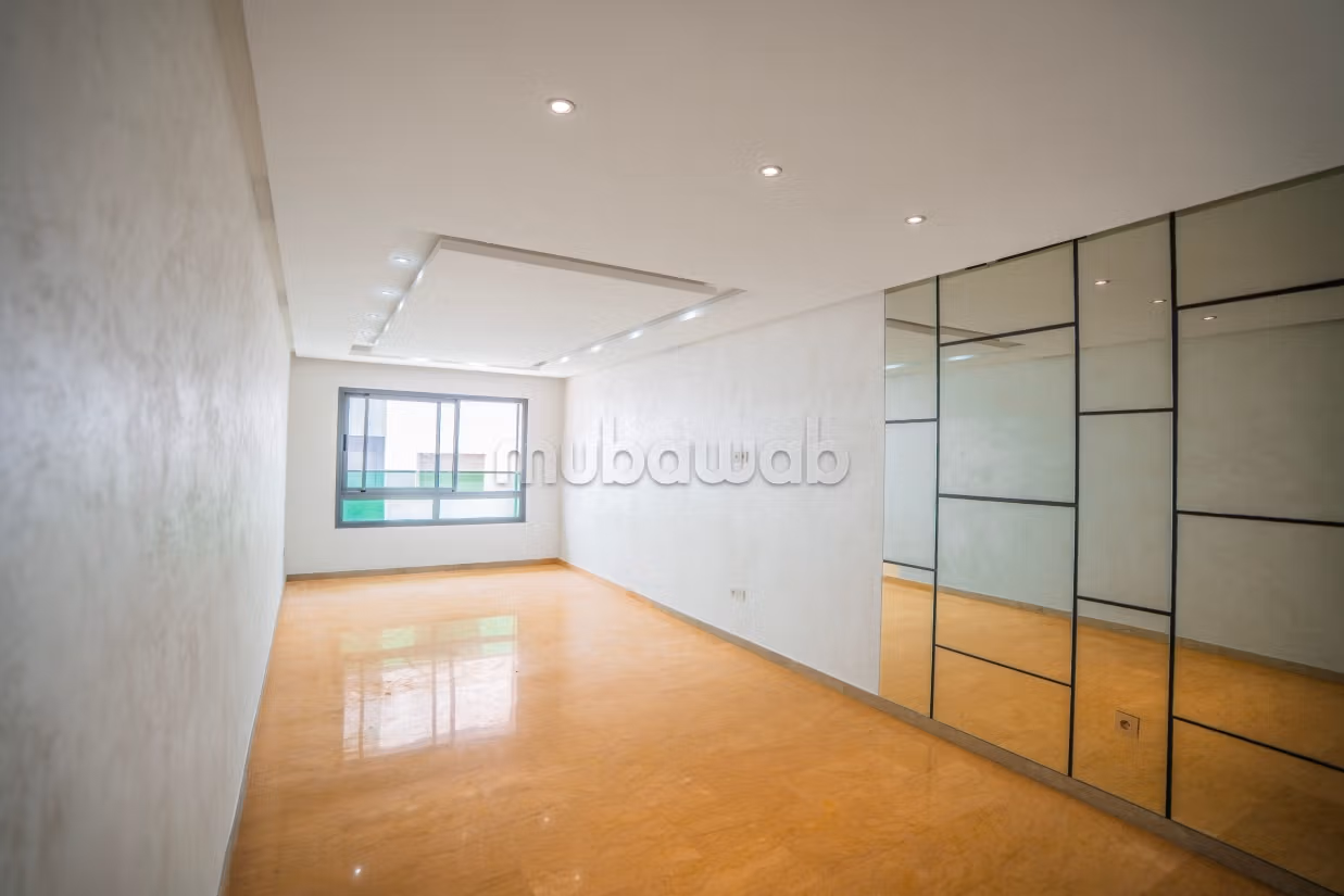 Grand appartement avec cour – 157m² — 2