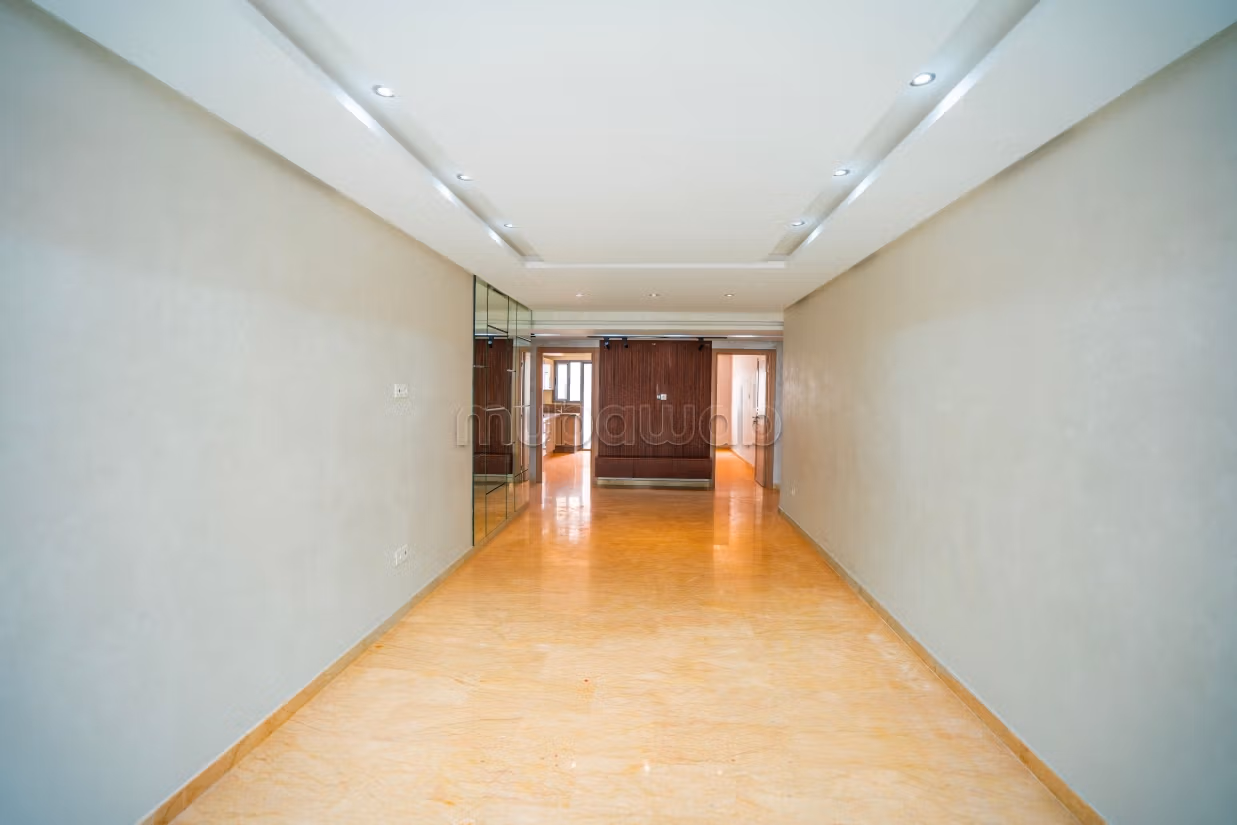 Grand appartement avec cour – 157m² — 3