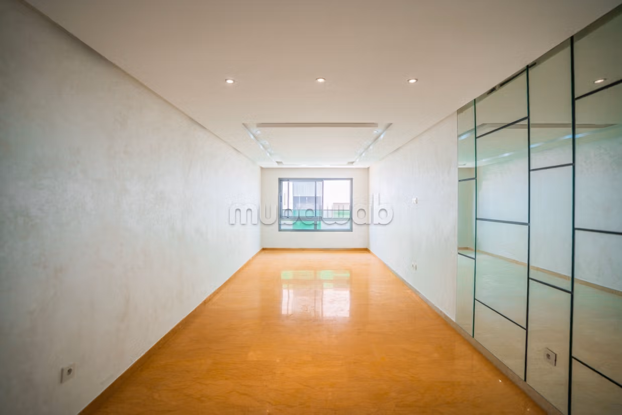 Grand appartement avec cour – 157m² — 5