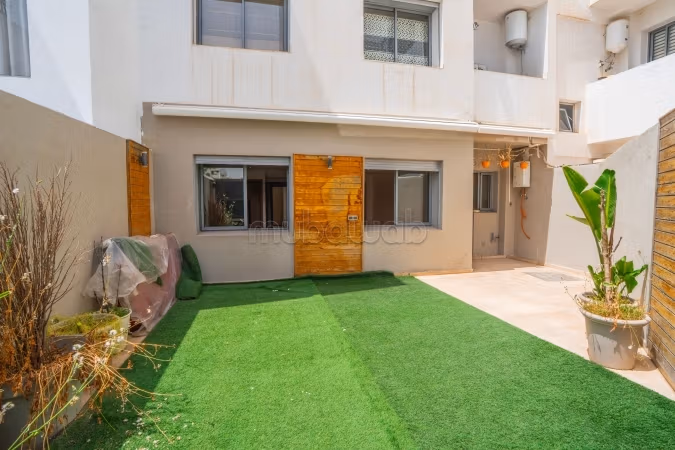 Grand appartement avec cour – 157m²