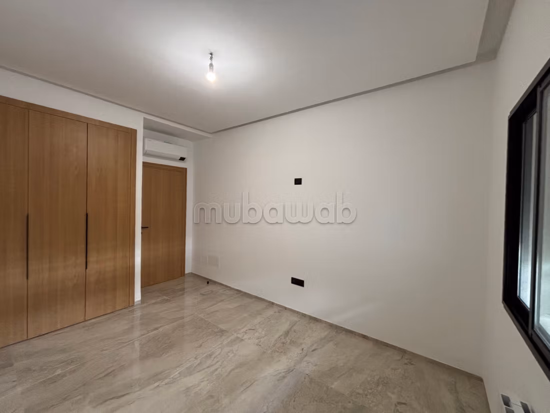 Luxurious S1 Apartment with Garden in JDC