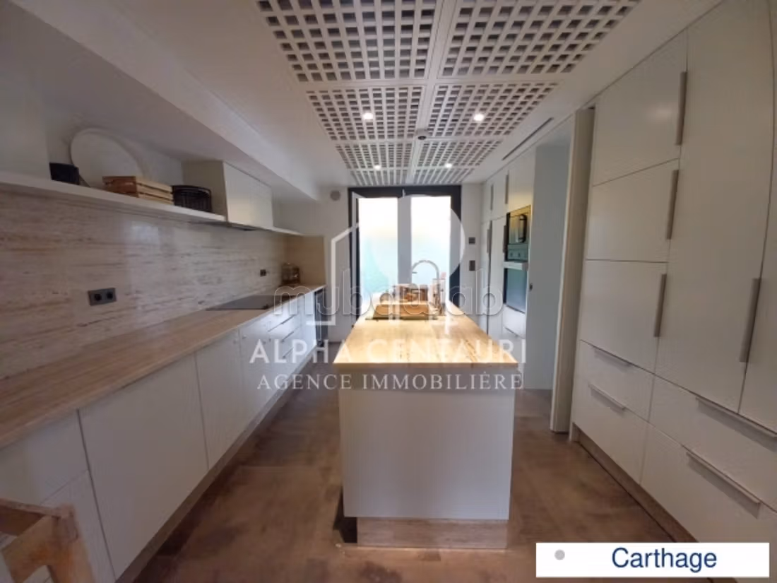 A louer une villa meublée en S3 avec piscine à Carthage