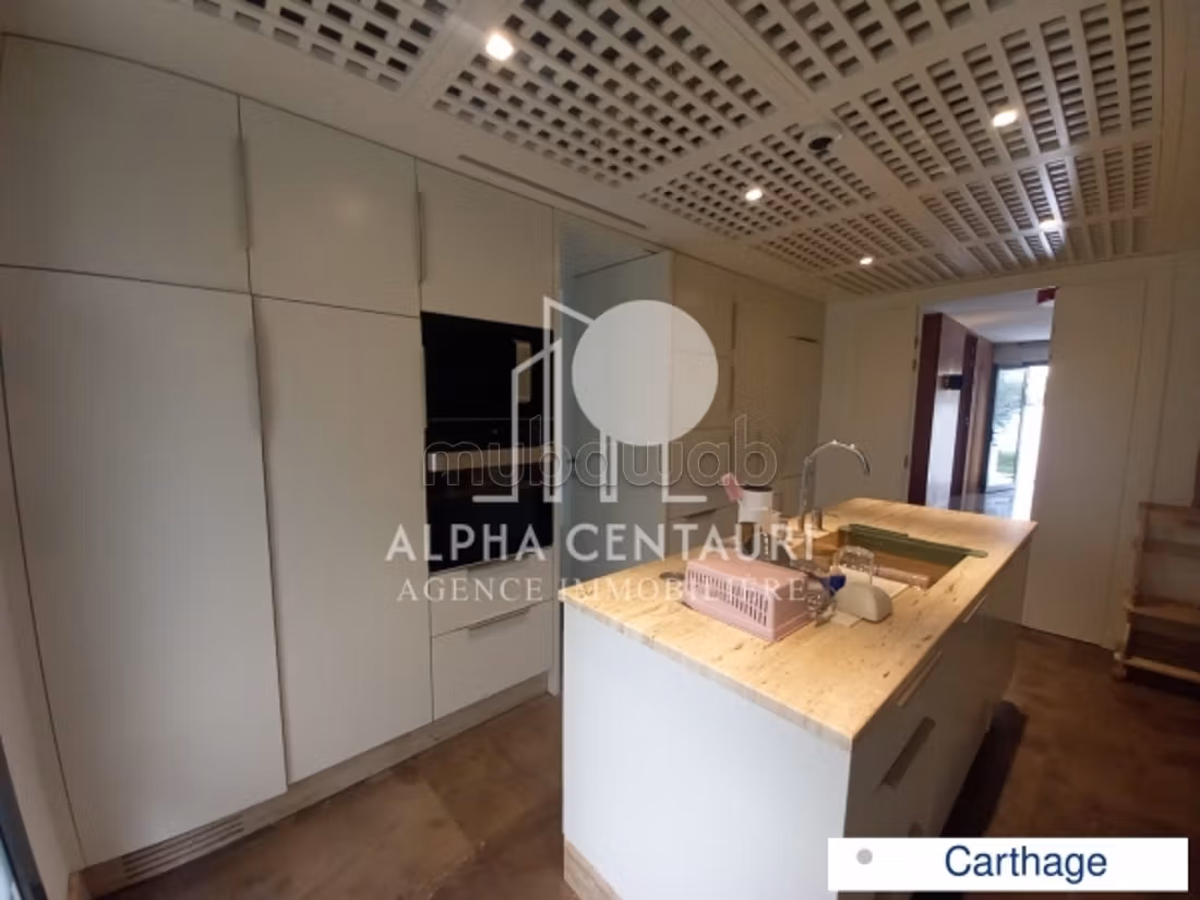A louer une villa meublée en S3 avec piscine à Carthage