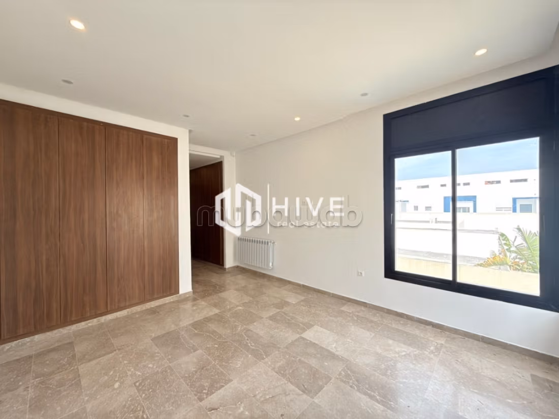Duplex en location à Gammarth avec piscine