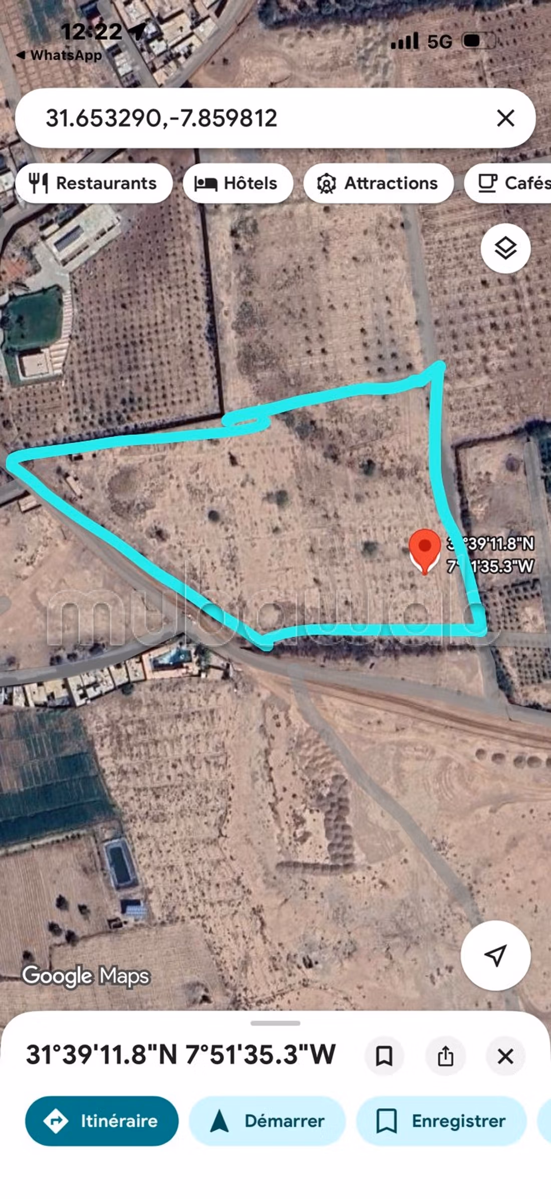 Terrain 2 hectares, paved road, 15 km