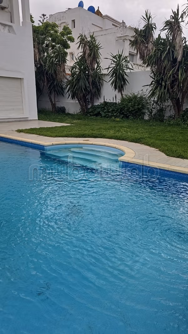 Villa 490m Avec ascenseur 
A Ain Diab