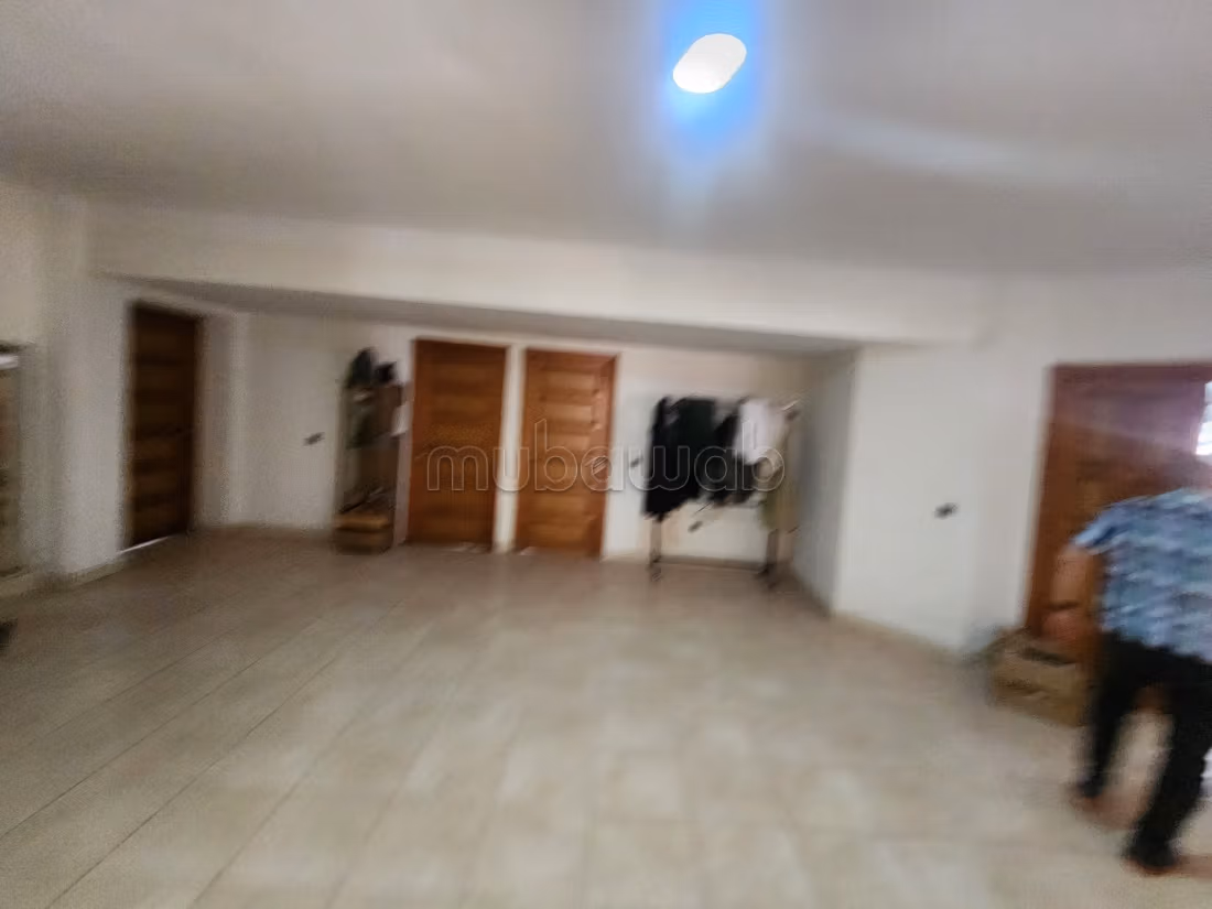 À LOUER – Local commercial / industriel de 3 500 m²