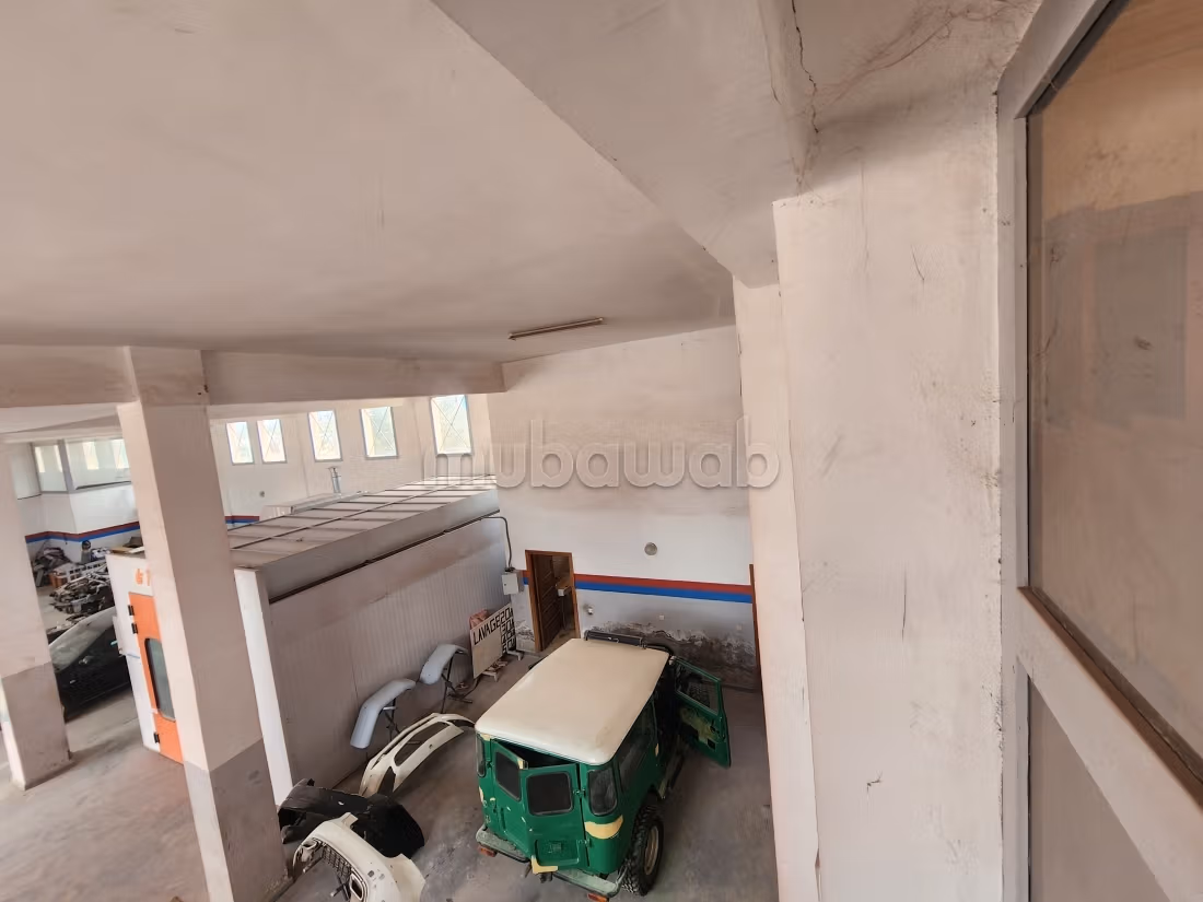 À LOUER – Local commercial / industriel de 3 500 m²