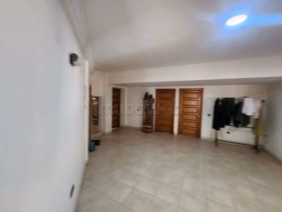 À LOUER – Local commercial / industriel de 3 500 m²