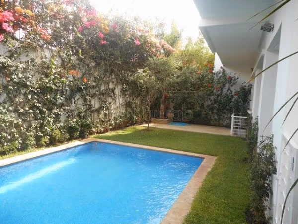 Villa 420m A Ain Diab Vicino al Morocco Mall