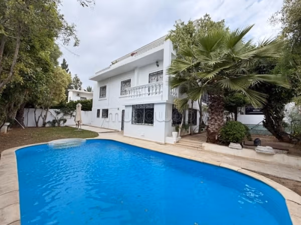 Villa ac piscine Uniq expats & diplomates Menzah 1