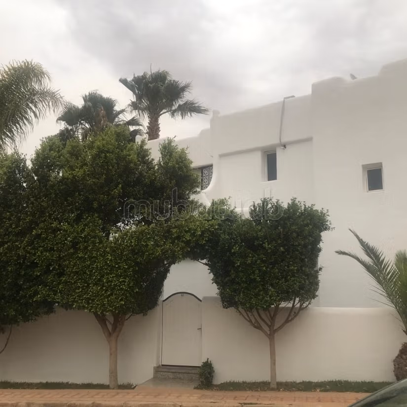 Villa's en luxe woningen om te kopen in Riad isli. 3 Ruimtes. Gemeubileerd