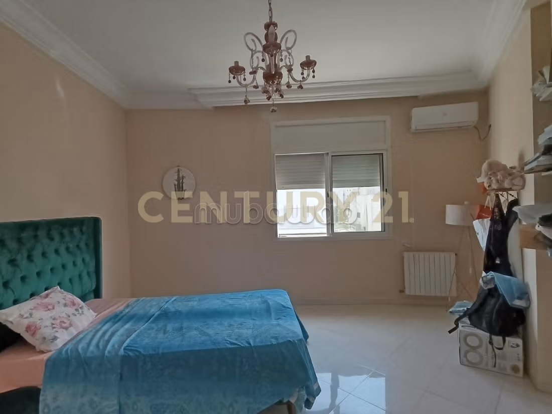 À vendre villa S5 avec piscine Ain Zaghouan Nord