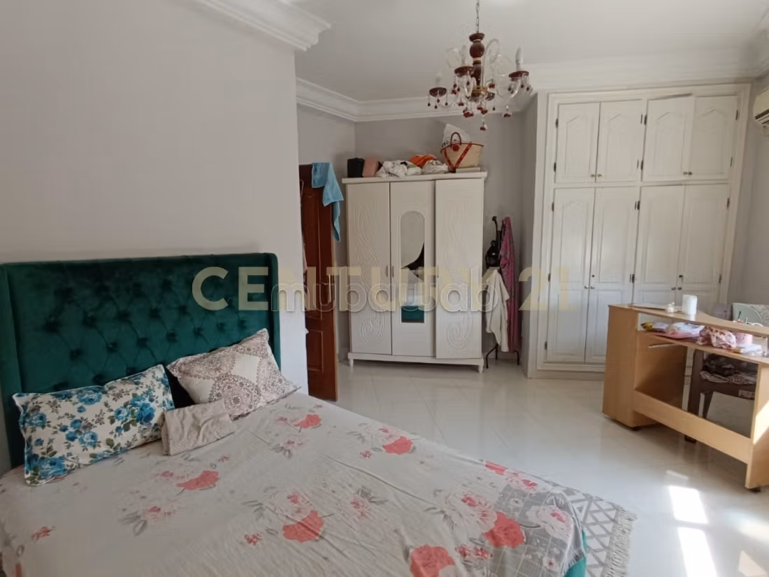 À vendre villa S5 avec piscine Ain Zaghouan Nord