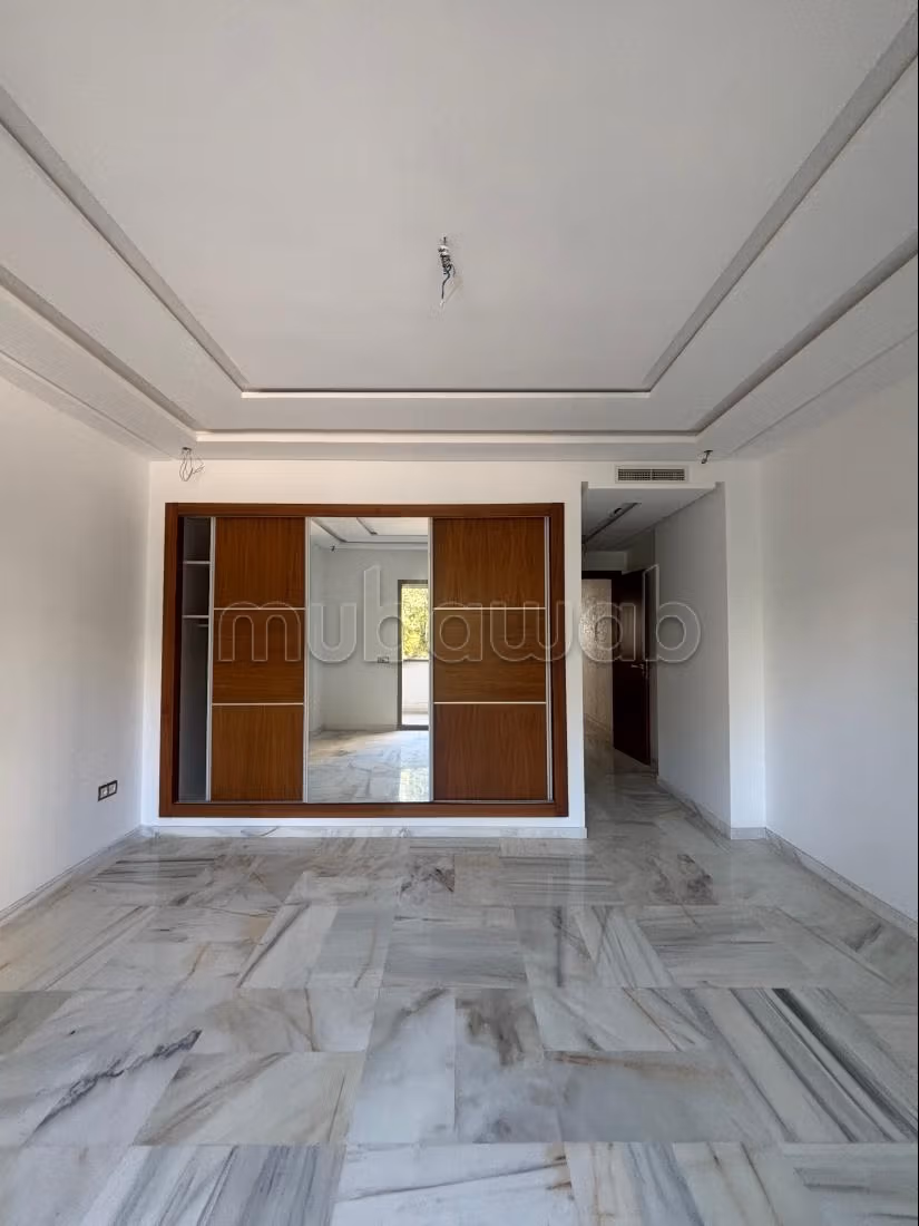 Appartement à l'achat à Marchan. 3 belles chambres. Concierge et climatisation