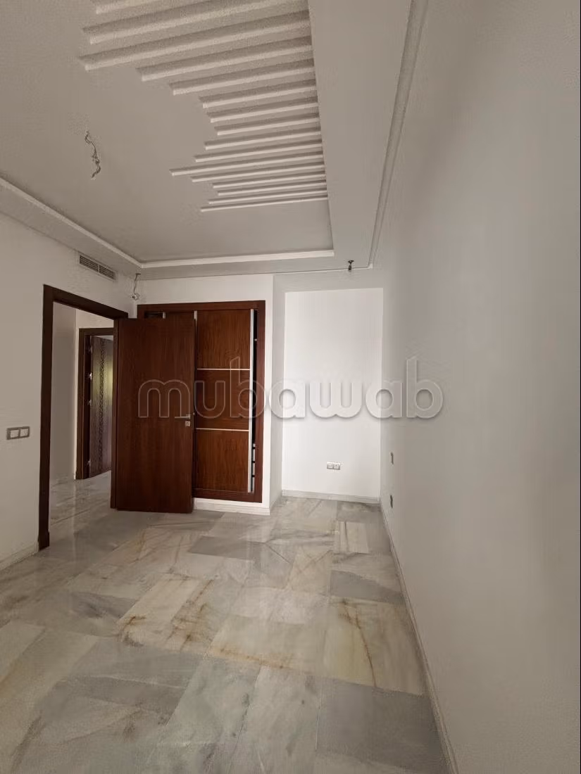 Appartement à l'achat à Marchan. 3 belles chambres. Concierge et climatisation