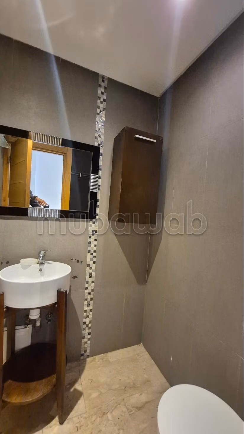 A louer Appt 200m2 2ch Racine
