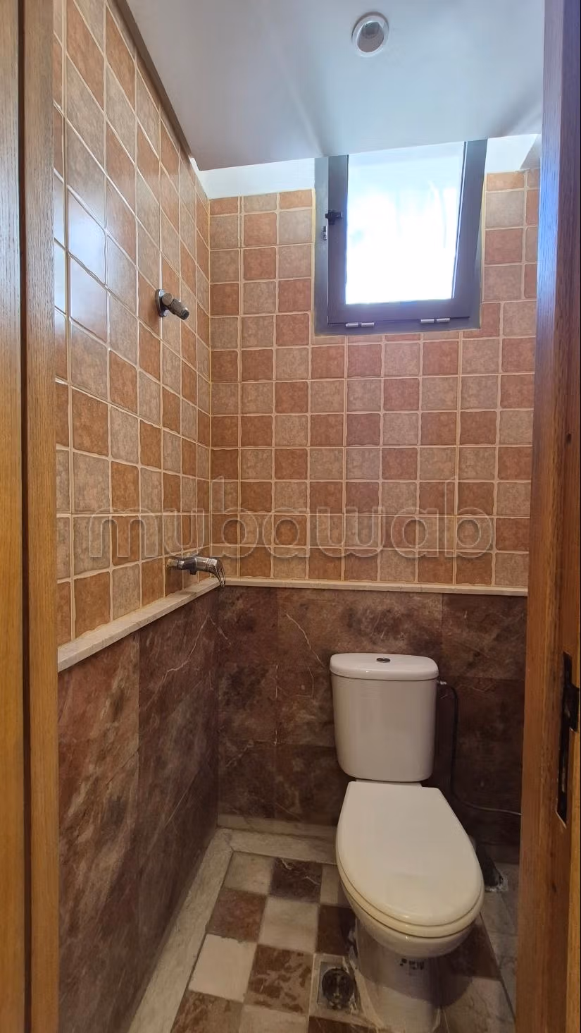 A louer Appt 200m2 2ch Racine