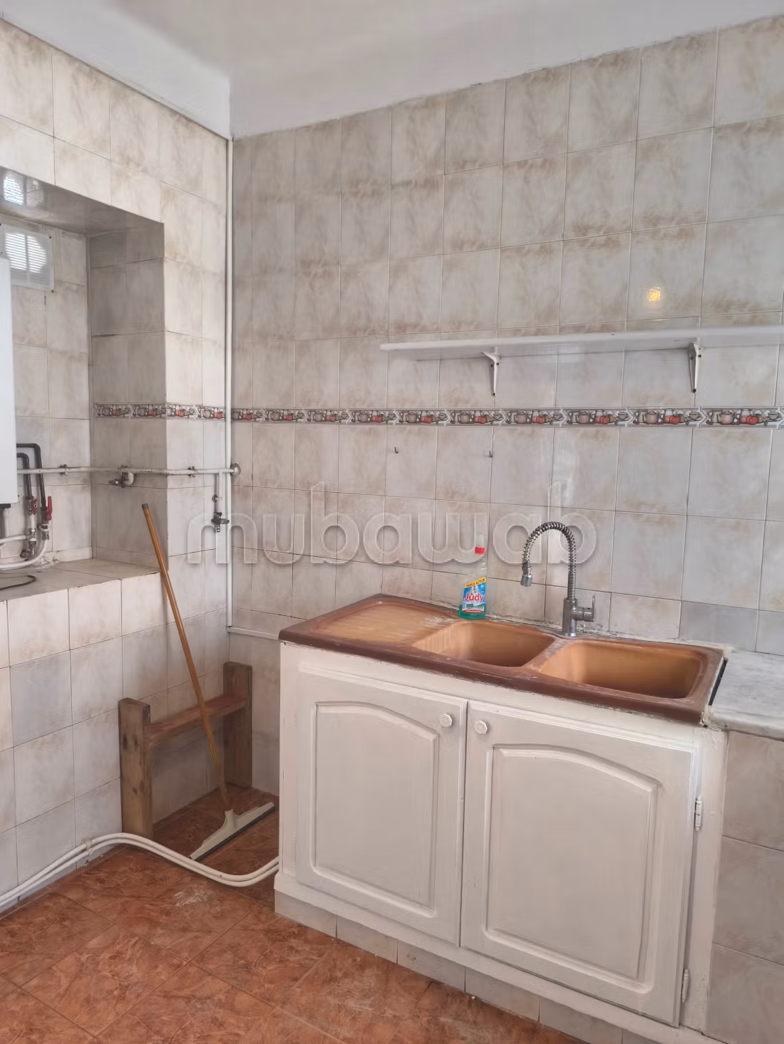 Luxury Villa for rent in Cité El Ahmadi. Total area 180 m². Secured door and central heating