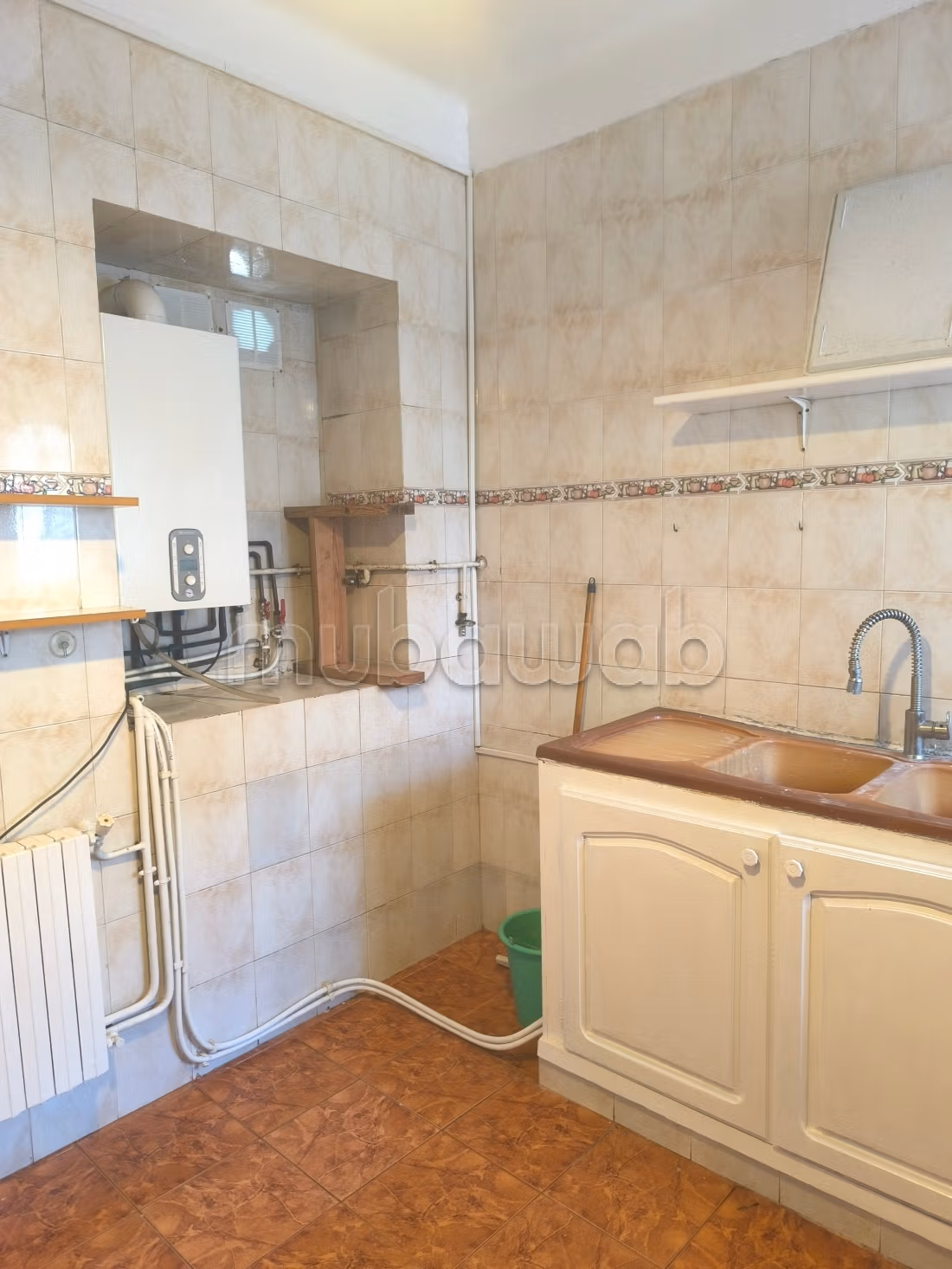 Luxury Villa for rent in Cité El Ahmadi. Total area 180 m². Secured door and central heating