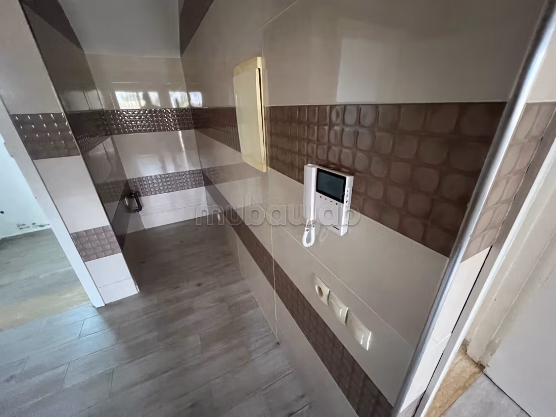 Straordinaria villa in affitto. 4 camere. Giardino, terrazzo