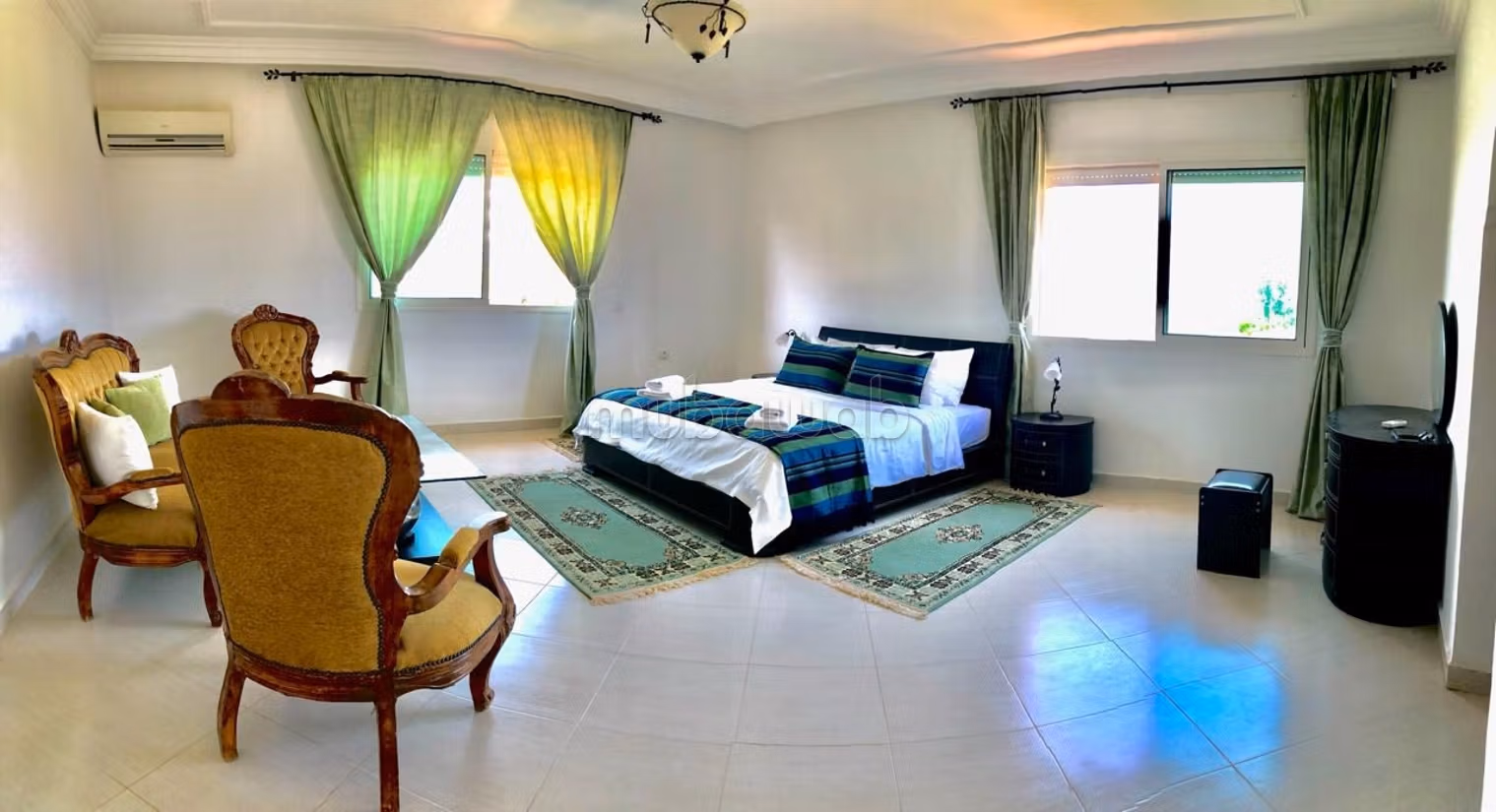 Luxury Villa for rent in Route de Fez. 4 beautiful rooms. Cellar