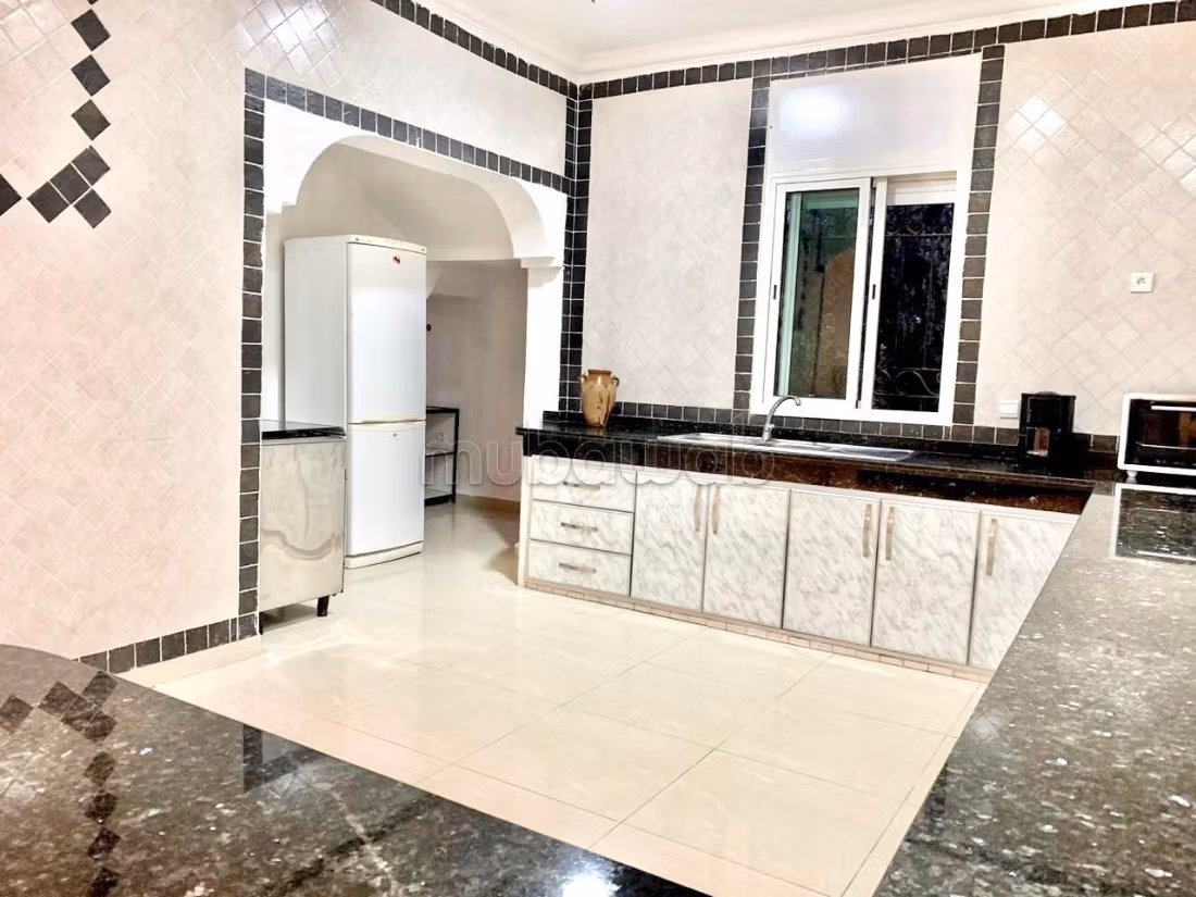 Luxury Villa for rent in Route de Fez. 4 beautiful rooms. Cellar