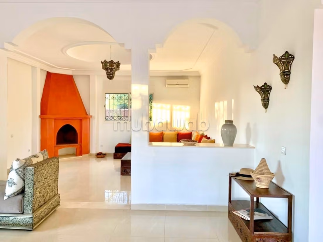 Luxury Villa for rent in Route de Fez. 4 beautiful rooms. Cellar