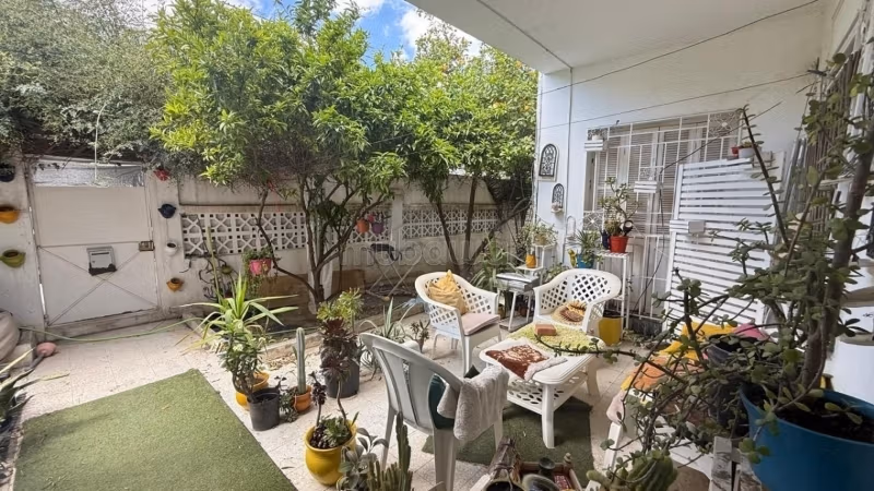 Casa di 364m2 di terreno e 147m2 costruito a Cité Nozha Ariana