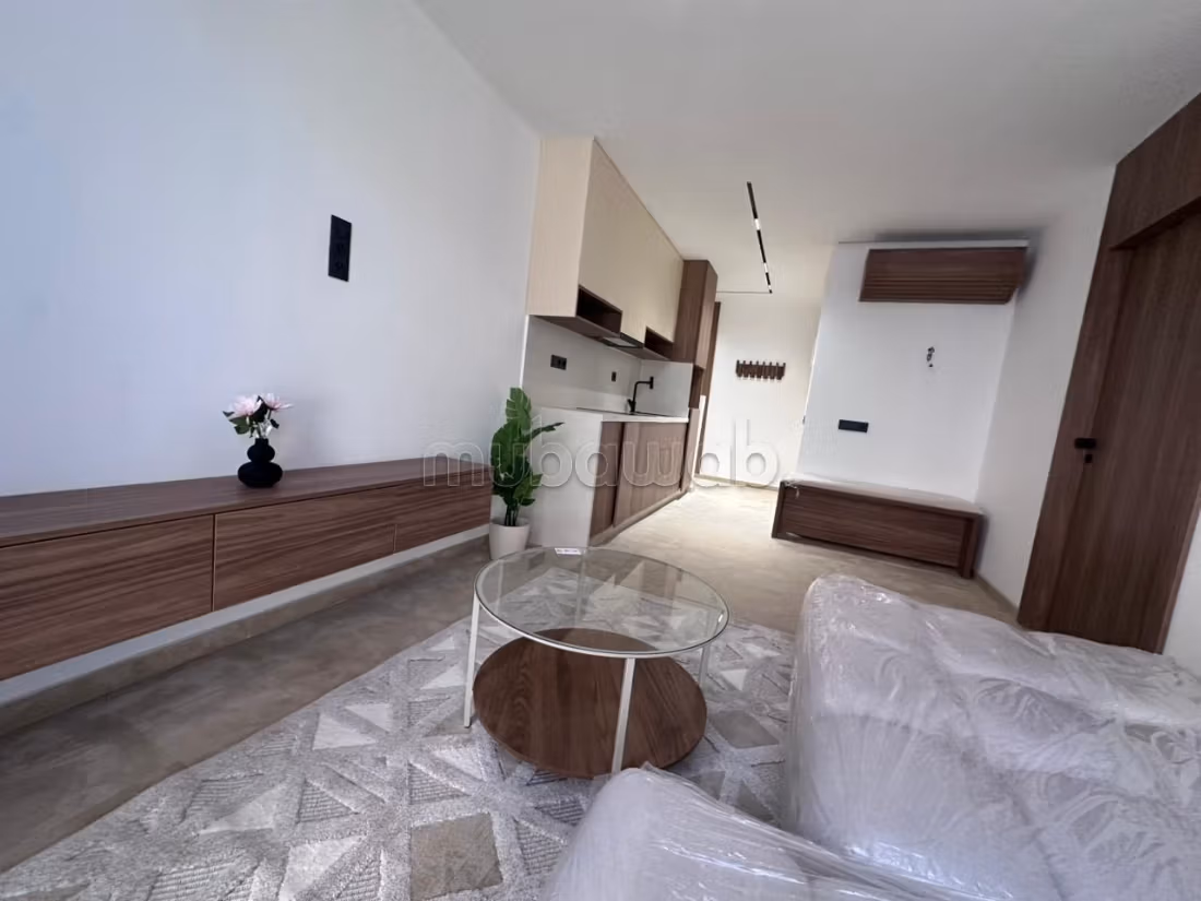 Studio meublé avec jardin privatif – location hybride au mois