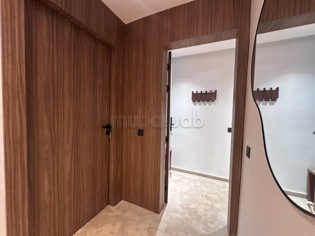Studio meublé avec jardin privatif – location hybride au mois