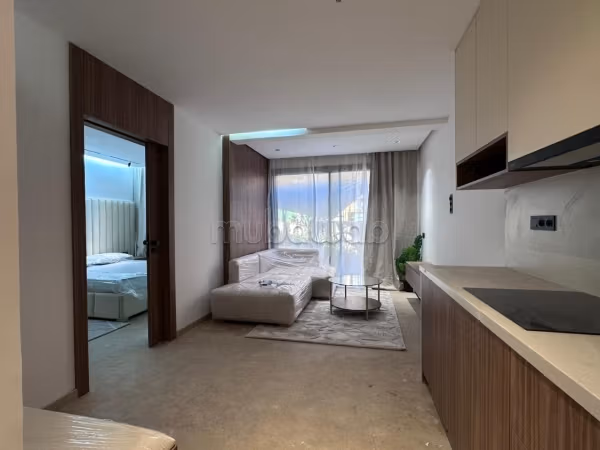 Studio meublé avec jardin privatif – location hybride au mois