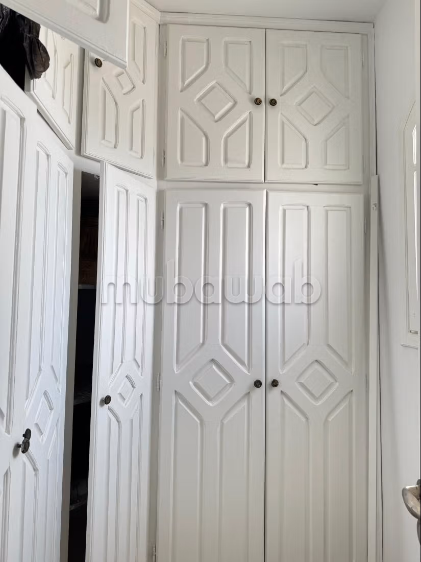 Vente villa de luxe à El Menzah 9c 6chambres agréables. Service de concierge et climatisation