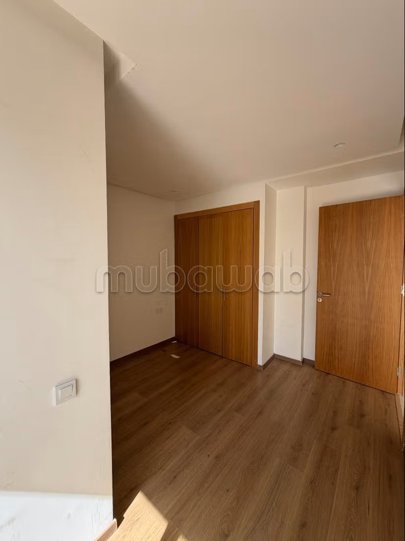 À louer — Appartement salon chambre, proche de l’Hôpital Cheikh Khalifa — 4